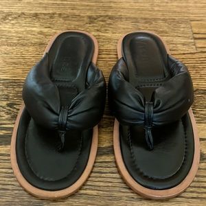 Vicenza Puffy Thong Sandal